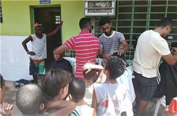 Alunos da Escola Municipal Chico Mendes aprendem na prática sobre higiene